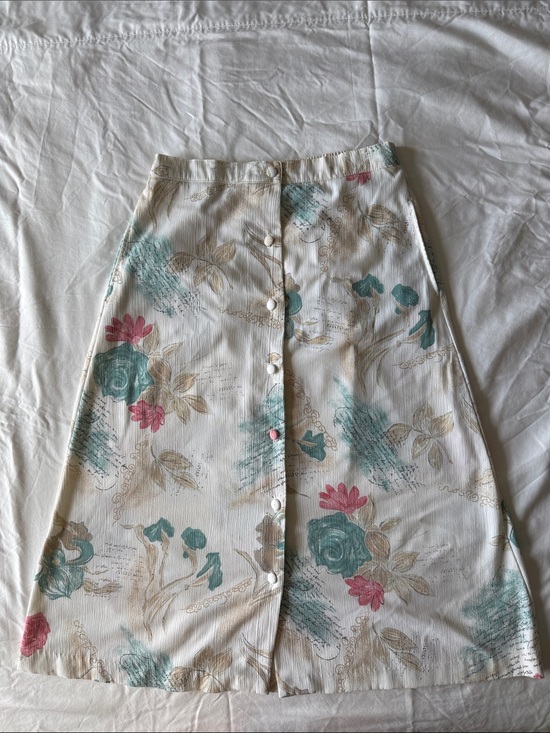 Dresses & Skirts - Vintage Cream Floral Button-Front A-Line Skirt